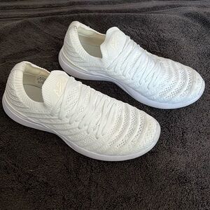 APL Techloom Wave in White
